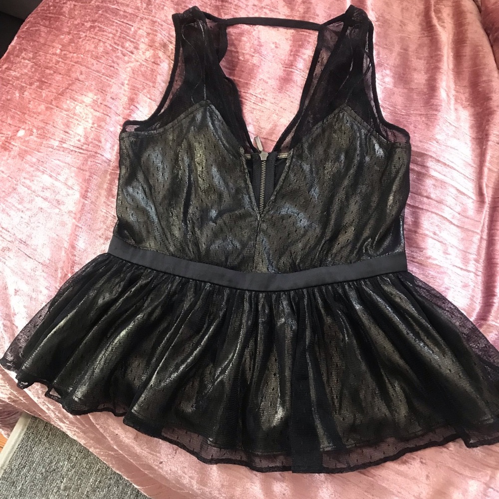 Express black and metallic gold top size 0 NEW WITH TAGS!